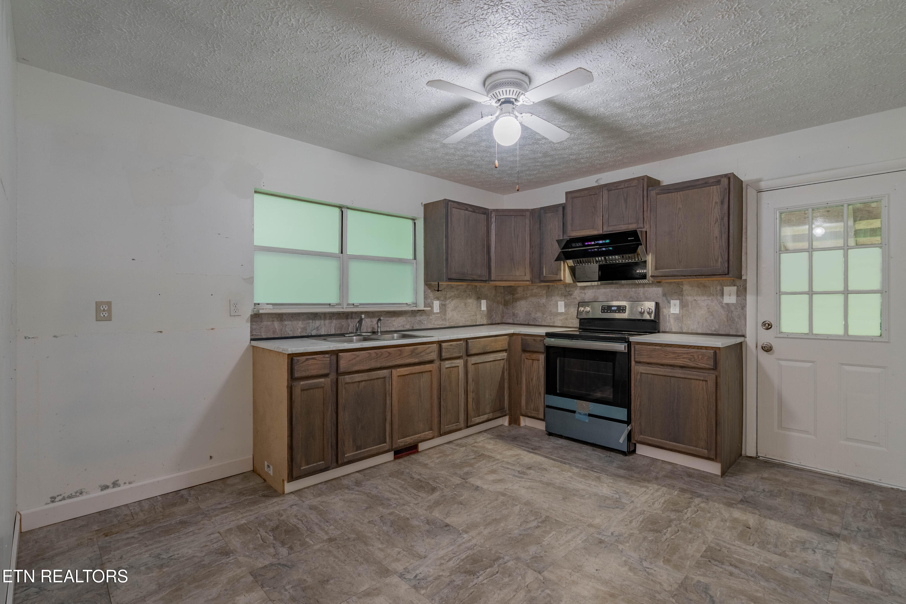 106 Guy Hamby Road Lancing, TN 37770 - Photo 8 of 24 A7309658-HDR