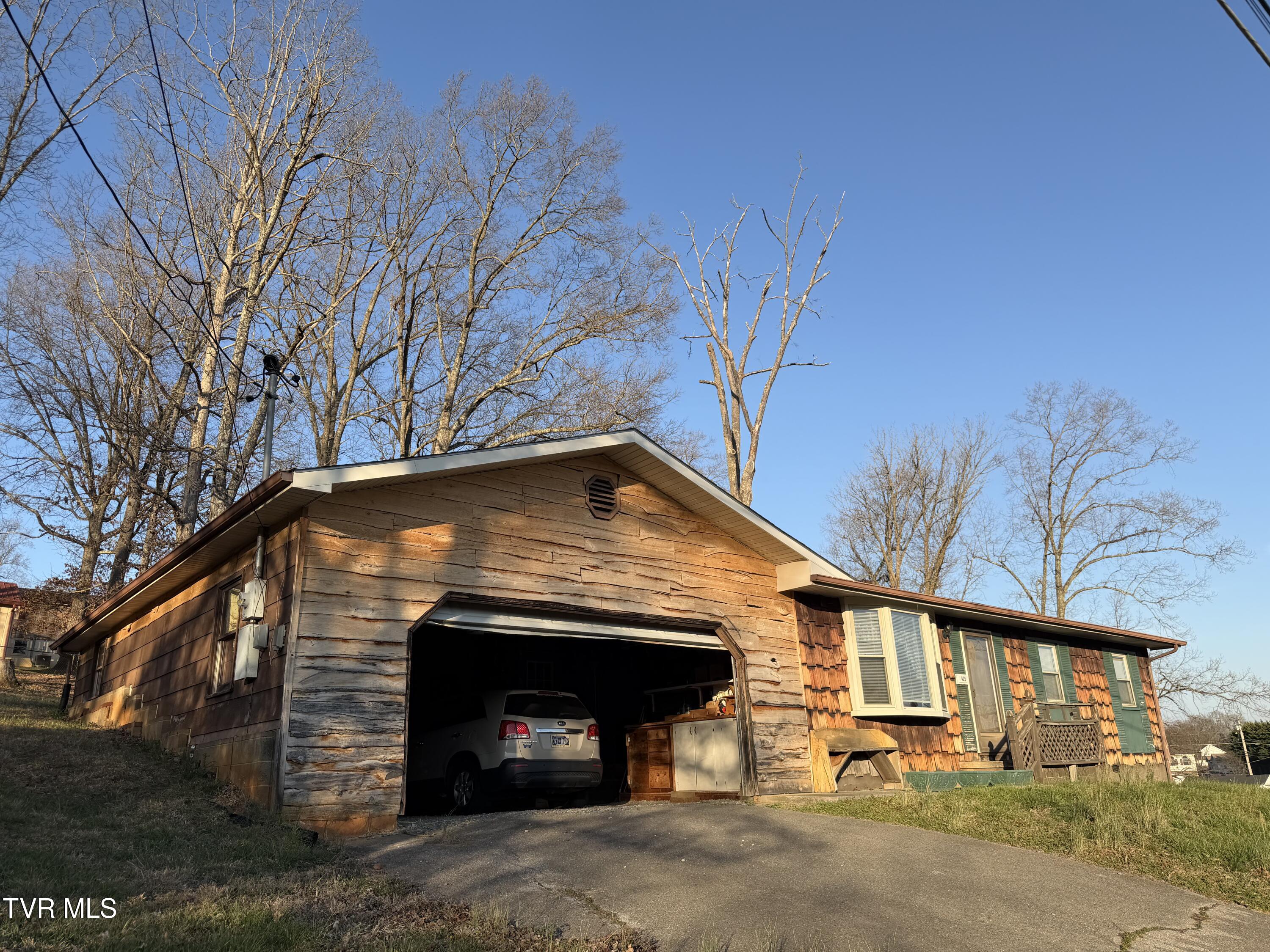 425 Buttermilk Road Gray, TN 37615 - Photo 2 of 39 IMG_7074
