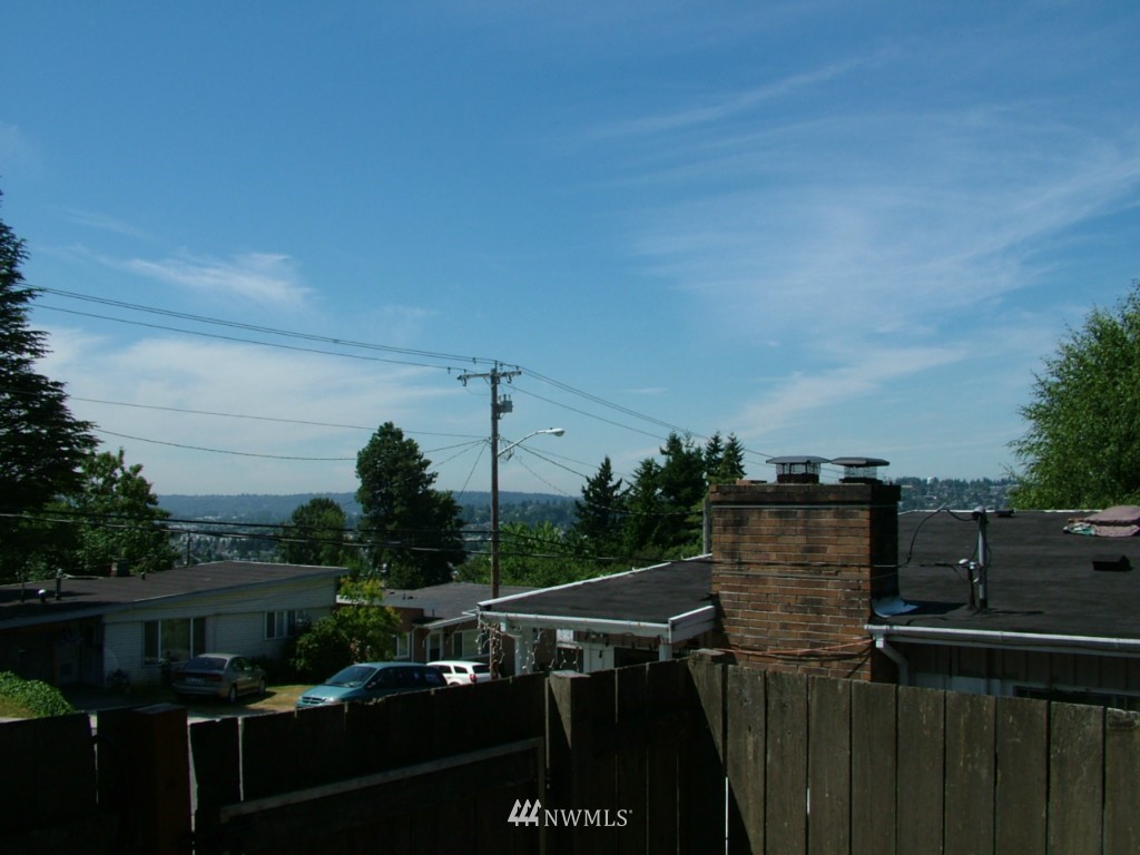 2302 Northeast 7th Street Renton, WA 98056 - Photo 13 of 19