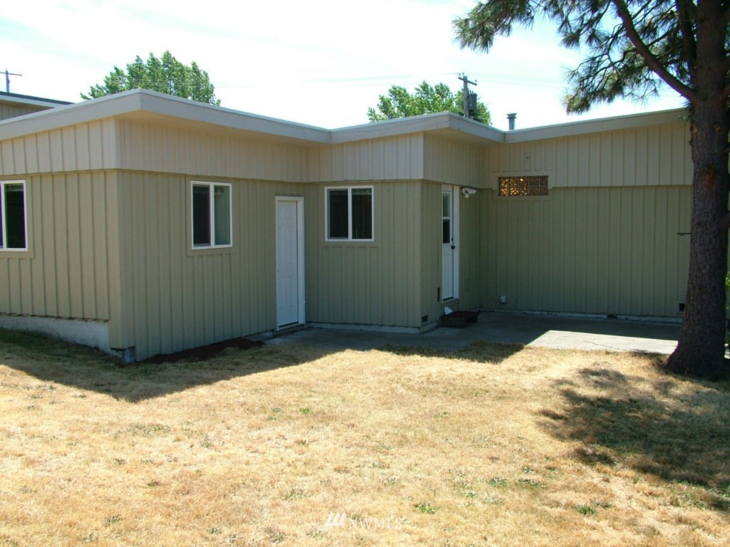 2302 Northeast 7th Street Renton, WA 98056 - Photo 16 of 19