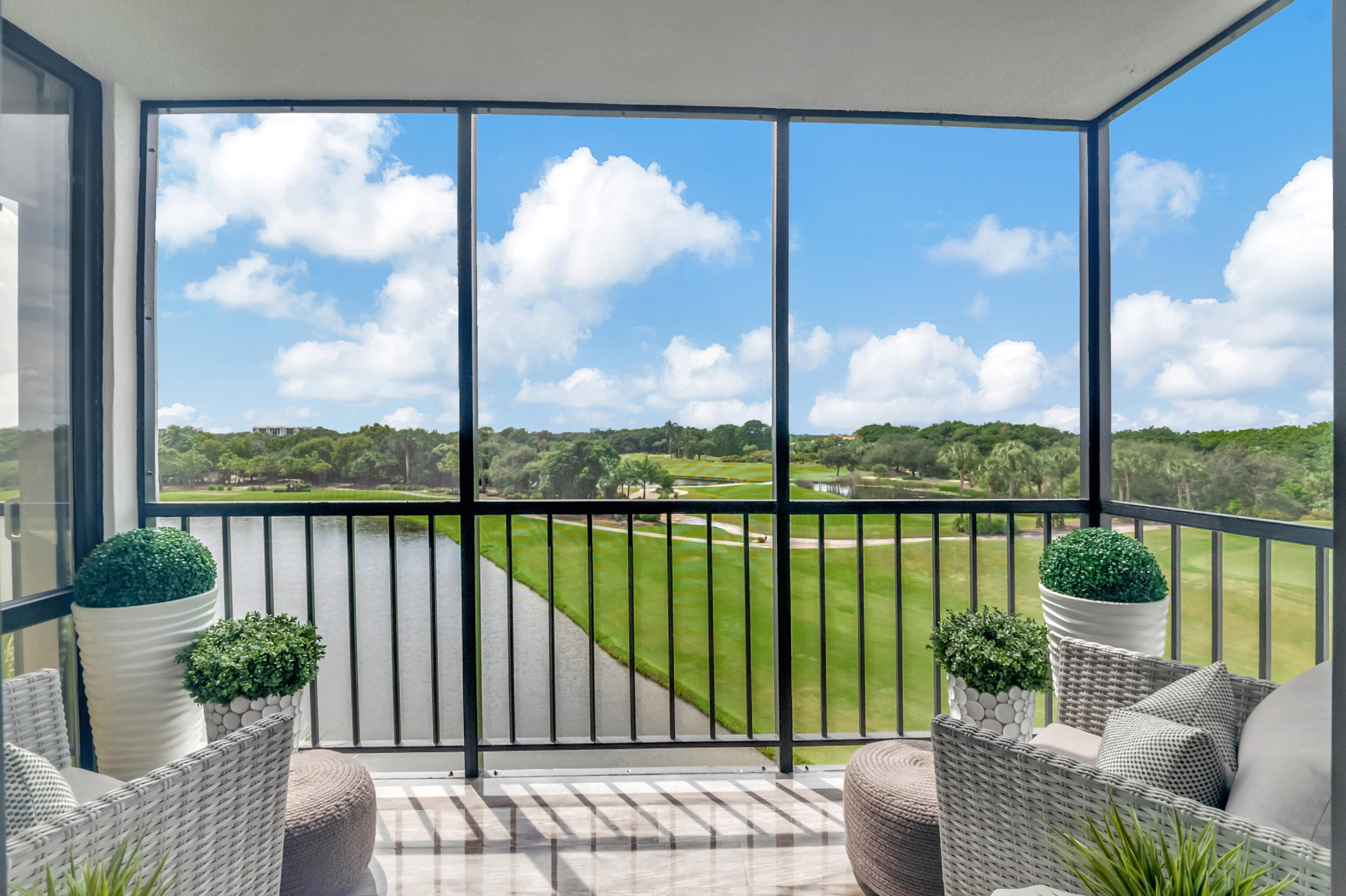 SCREENED BALCONY