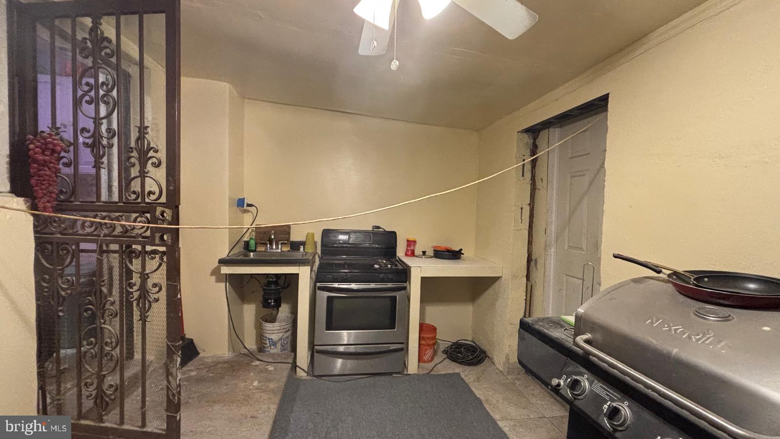 5707 Chillum Place Northeast Washington, DC 20011 - Photo 11 of 30 Kitchen