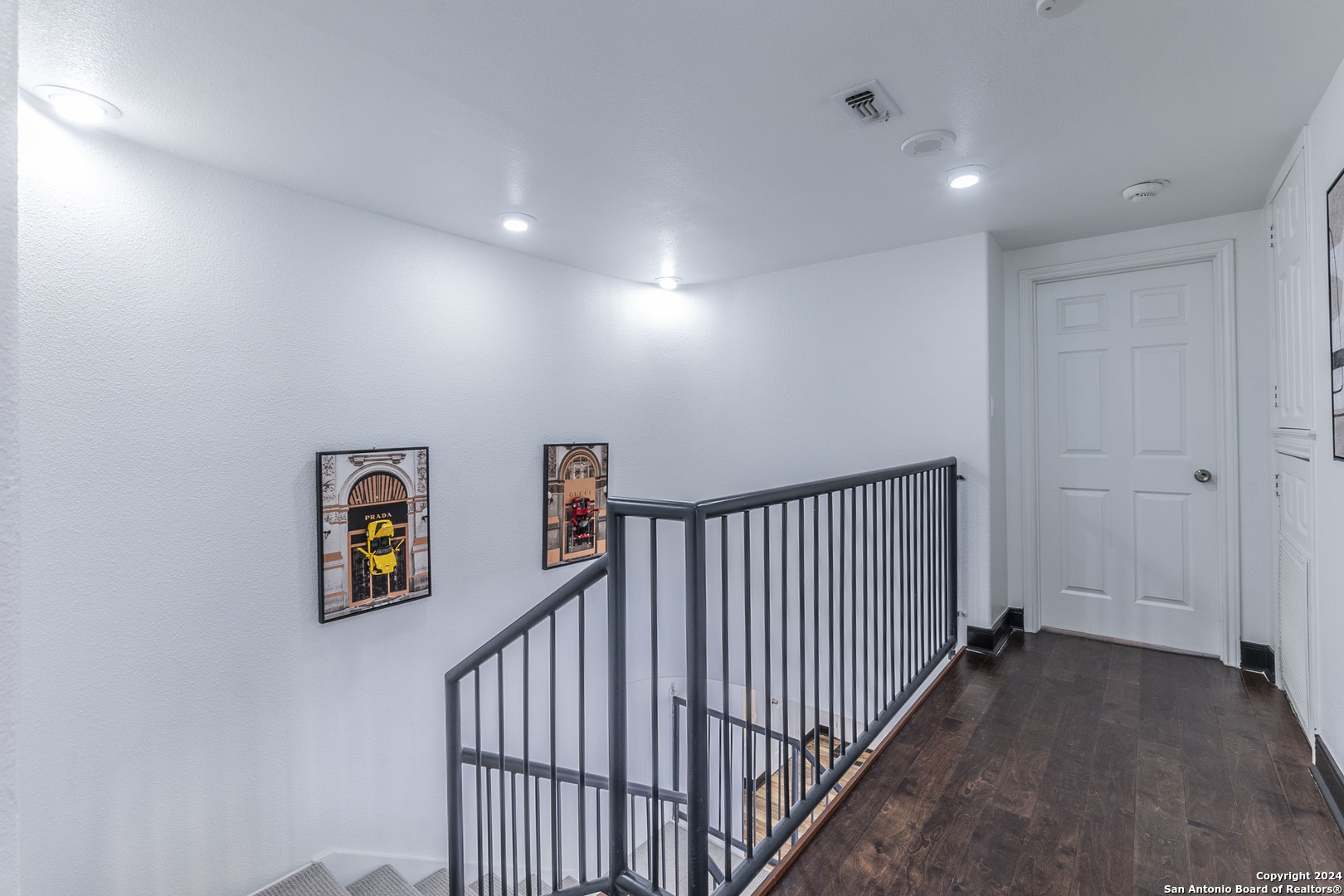 7701 Wurzbach Road, Unit 2302 San Antonio, TX 78229 - Photo 26 of 40 a view of hallway with stairs