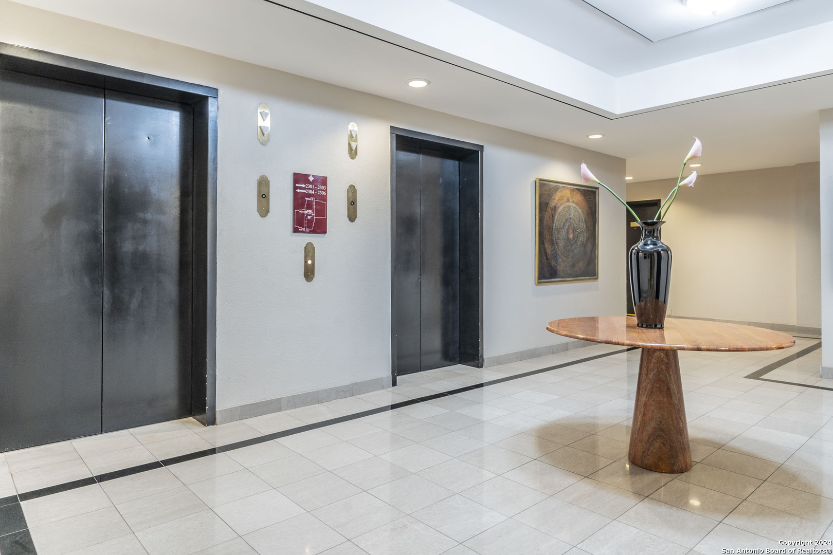 7701 Wurzbach Road, Unit 2302 San Antonio, TX 78229 - Photo 30 of 40 a very nice looking hallway