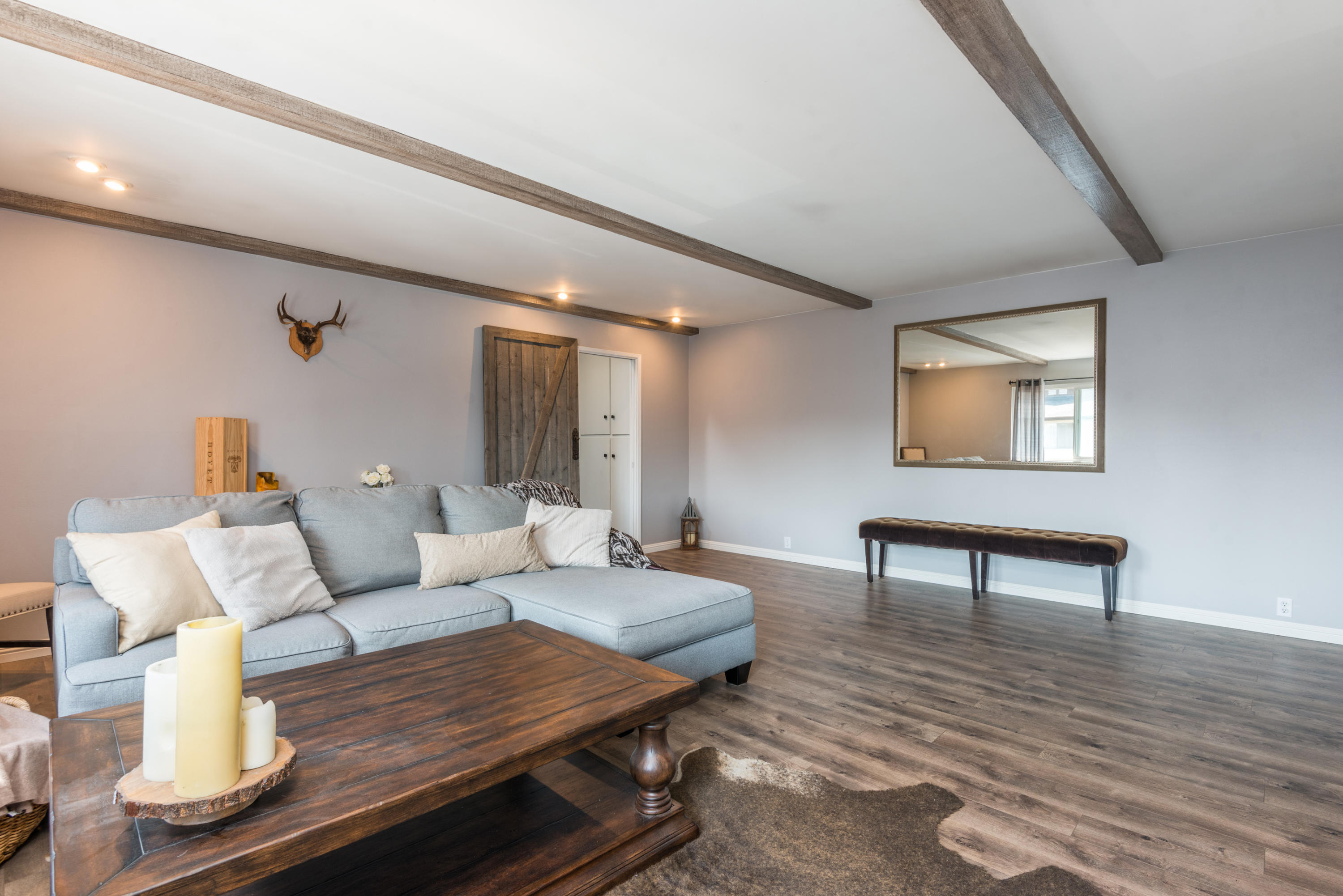 484 Linfield Place, Unit H Goleta, CA 93117 - Photo 1 of 9 Spacious Living Room