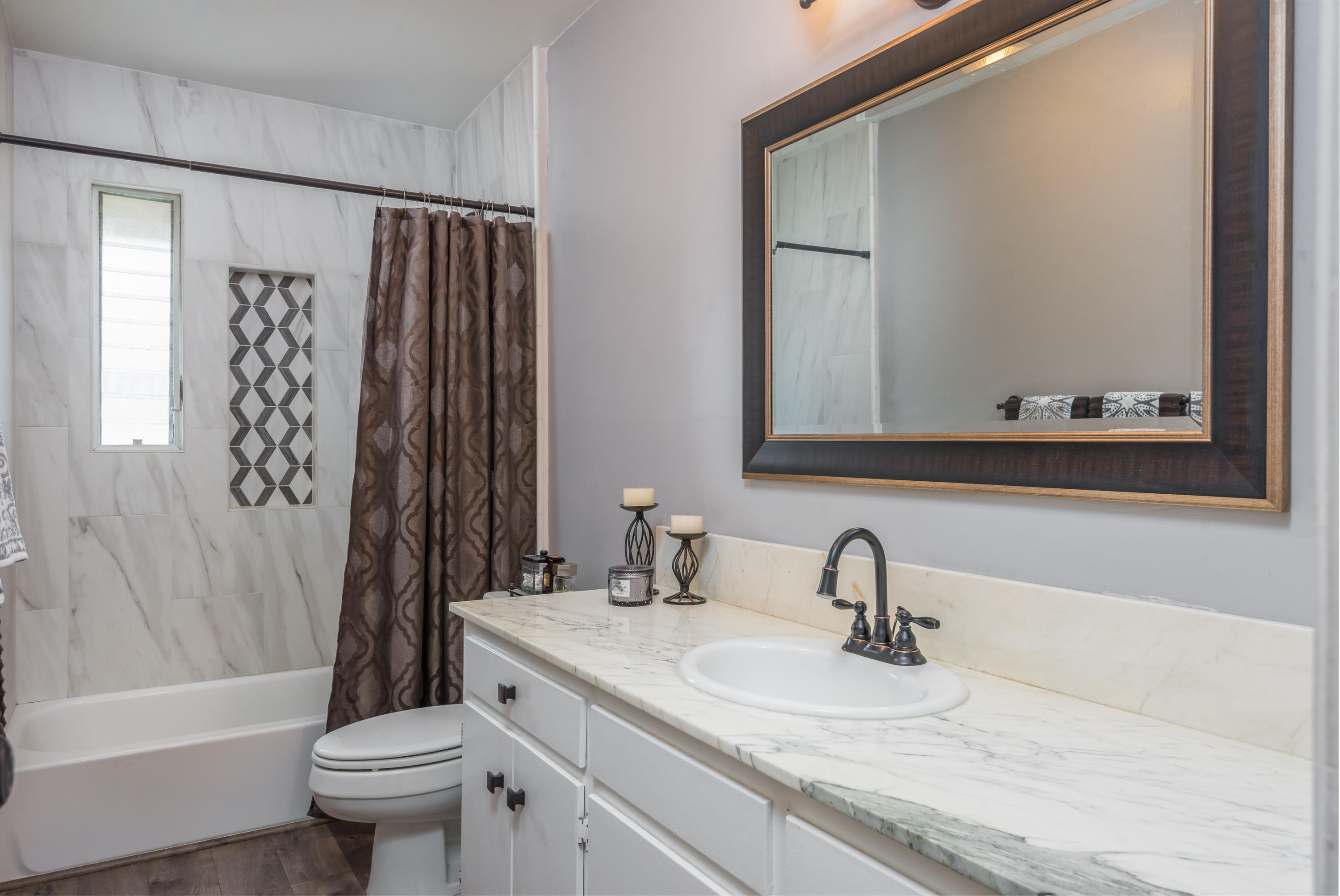 484 Linfield Place, Unit H Goleta, CA 93117 - Photo 8 of 9 Bathroom