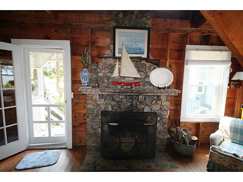 215 Dogfish Head Road Southport, ME 04576 - Photo 15 of 25 Living Room. Cottage living room