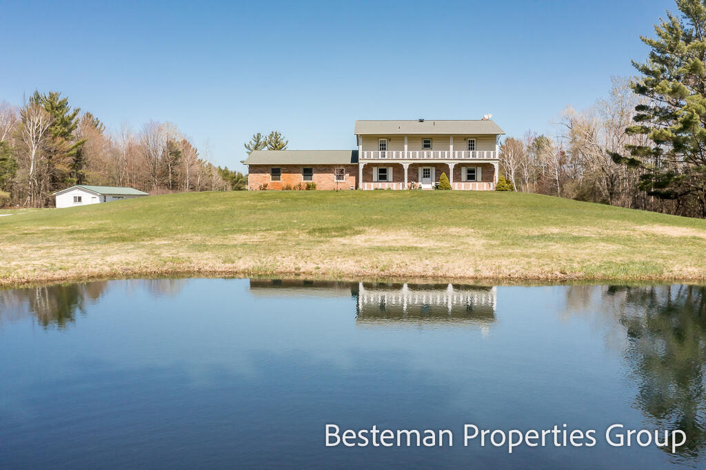 3316W.RiverRd-2LoRes