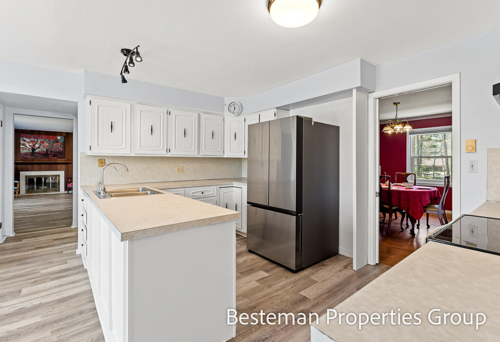 3316 West River Road Muskegon, MI 49445 - Photo 19 of 84 3316W.RiverRd-34LoRes