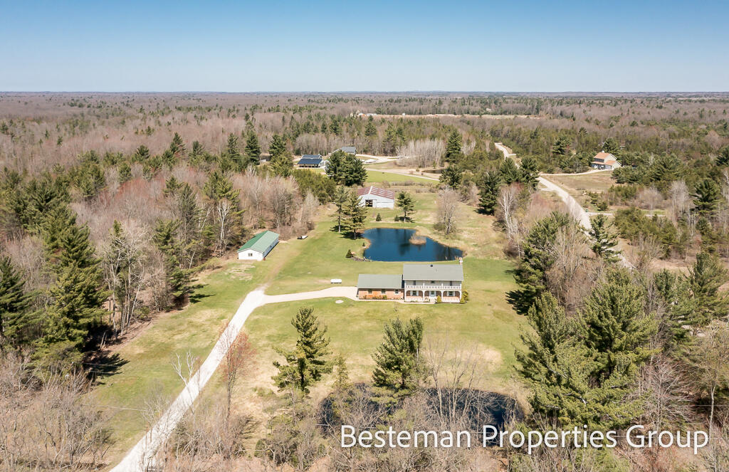 3316 West River Road Muskegon, MI 49445 - Photo 3 of 84 3316W.RiverRd-16LoRes