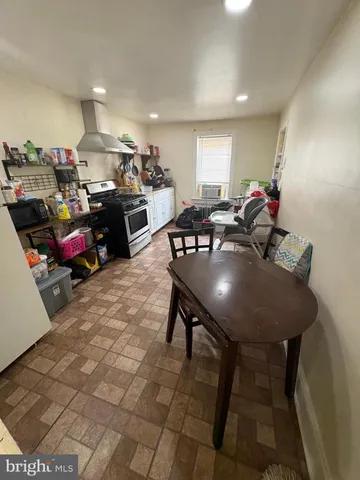 $300,000 | 407 Hudson Street, Trenton, NJ 08611