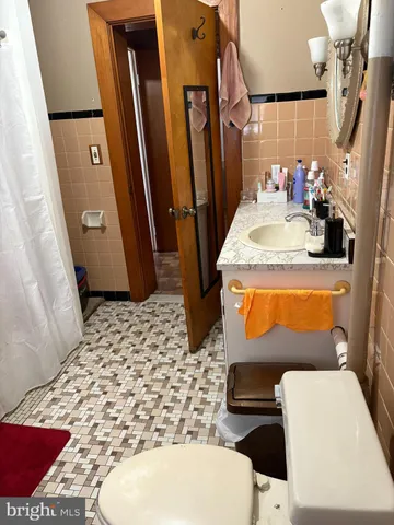 $300,000 | 407 Hudson Street, Trenton, NJ 08611