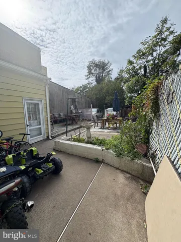 $300,000 | 407 Hudson Street, Trenton, NJ 08611