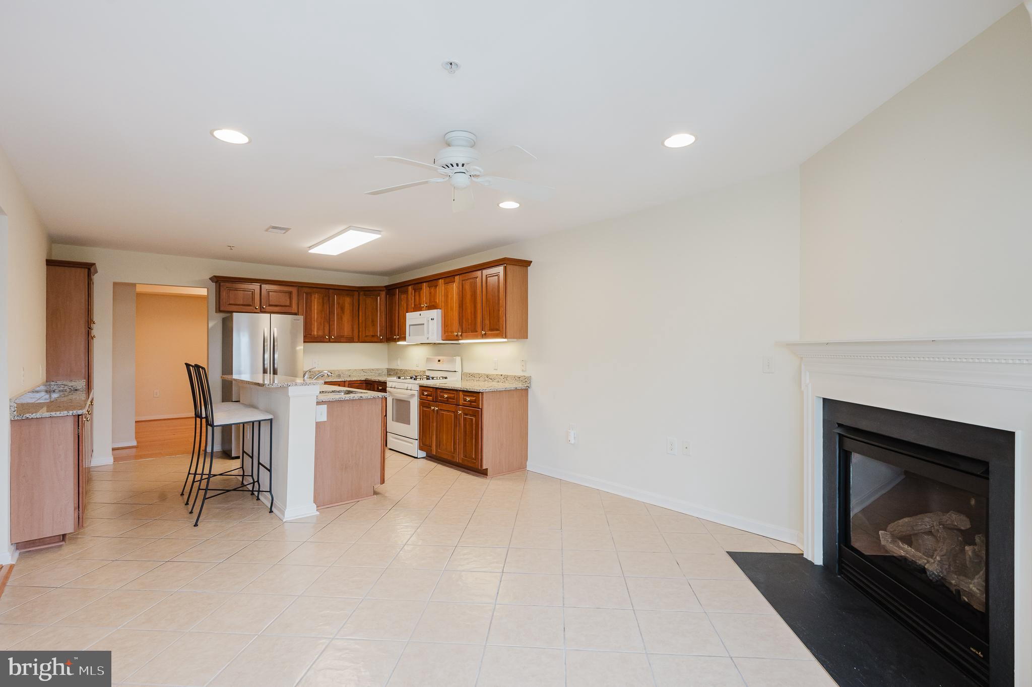 12240 Roundwood Road, Unit 405 Lutherville-Timonium, MD 21093 - Photo 18 of 51 BREAKFAST/FAMILY ROOM