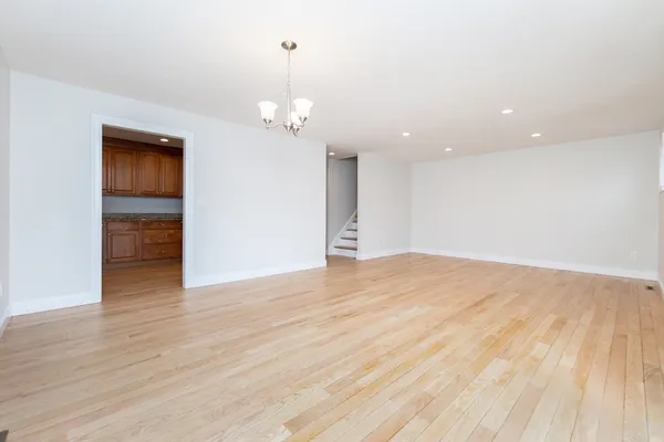$699,999 | 15 Seminole Avenue, Unit 15, Framingham, MA 01702