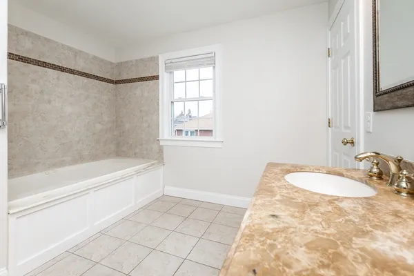 $699,999 | 15 Seminole Avenue, Unit 15, Framingham, MA 01702