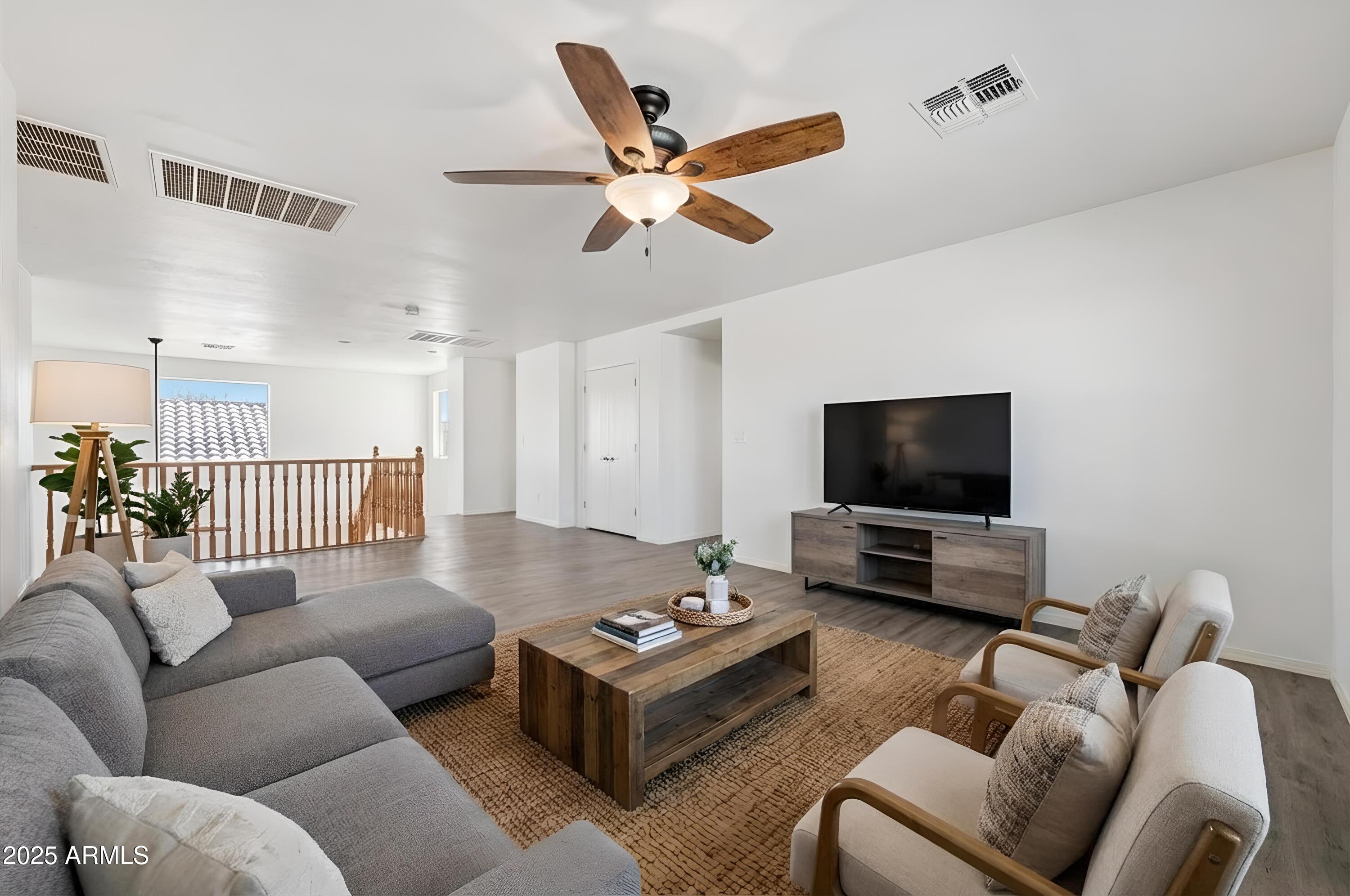 1630 West Red Bird Road Phoenix, AZ 85085 - Photo 9 of 26 Flexible Loft Space