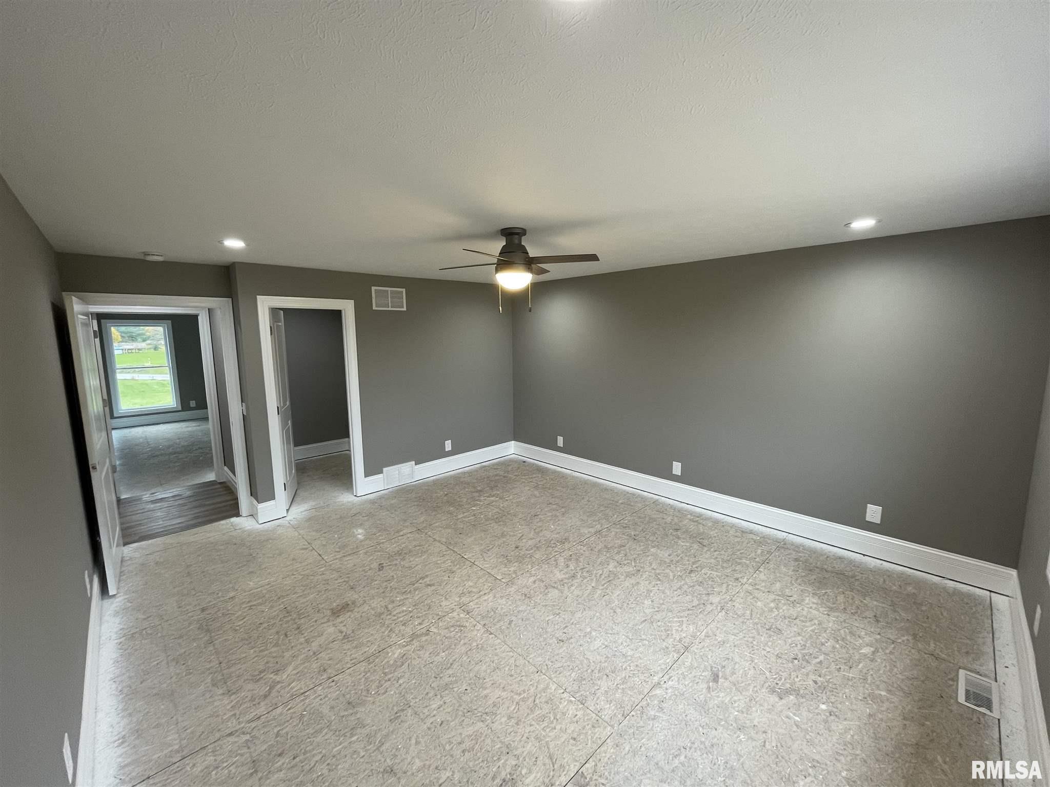 11125 Knoles Road Petersburg, IL 62675 - Photo 11 of 37 Gallery Image 11