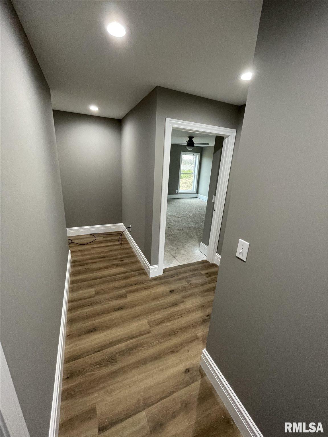 11125 Knoles Road Petersburg, IL 62675 - Photo 17 of 37 Gallery Image 17