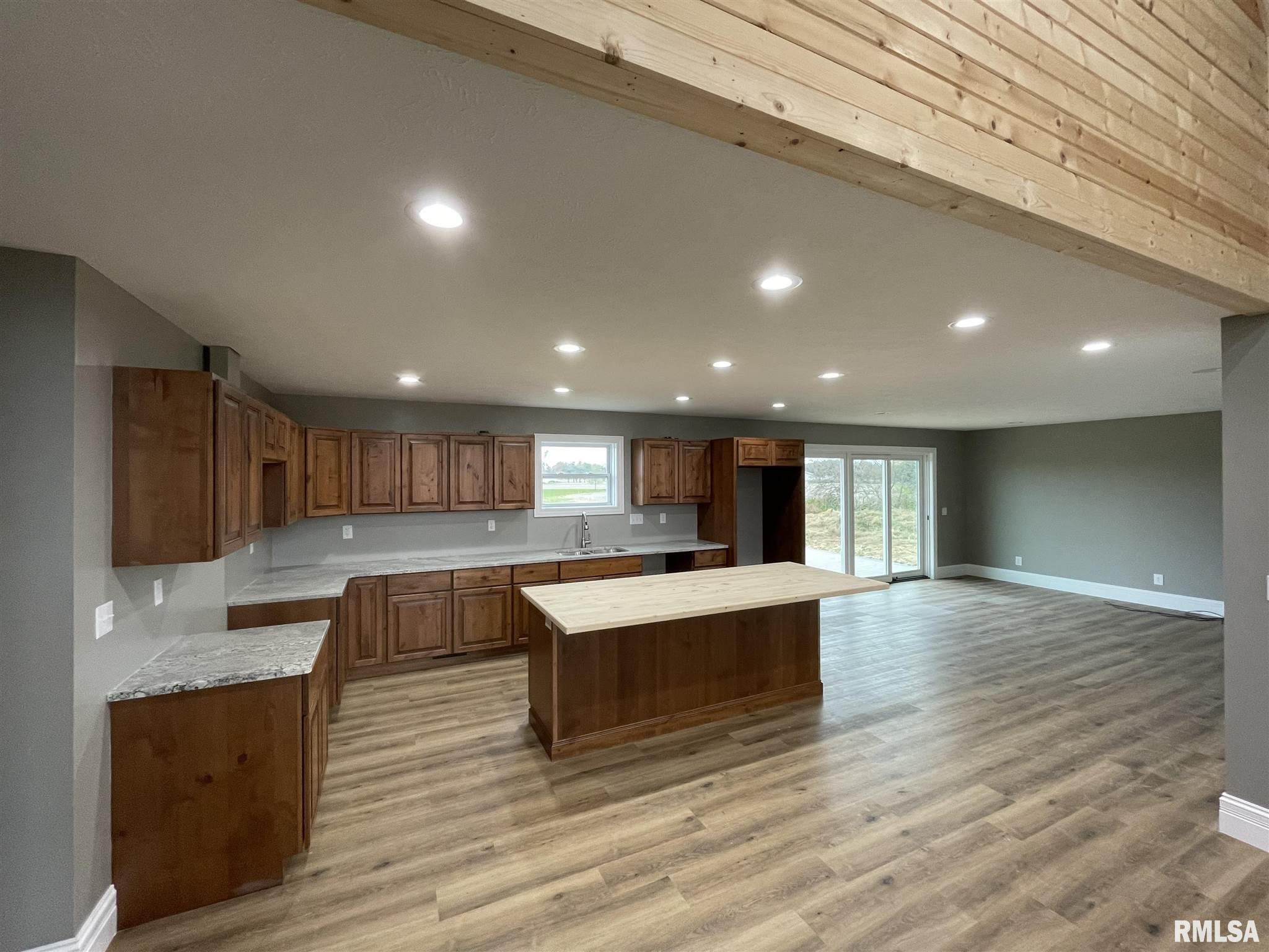 11125 Knoles Road Petersburg, IL 62675 - Photo 2 of 37 Gallery Image 2