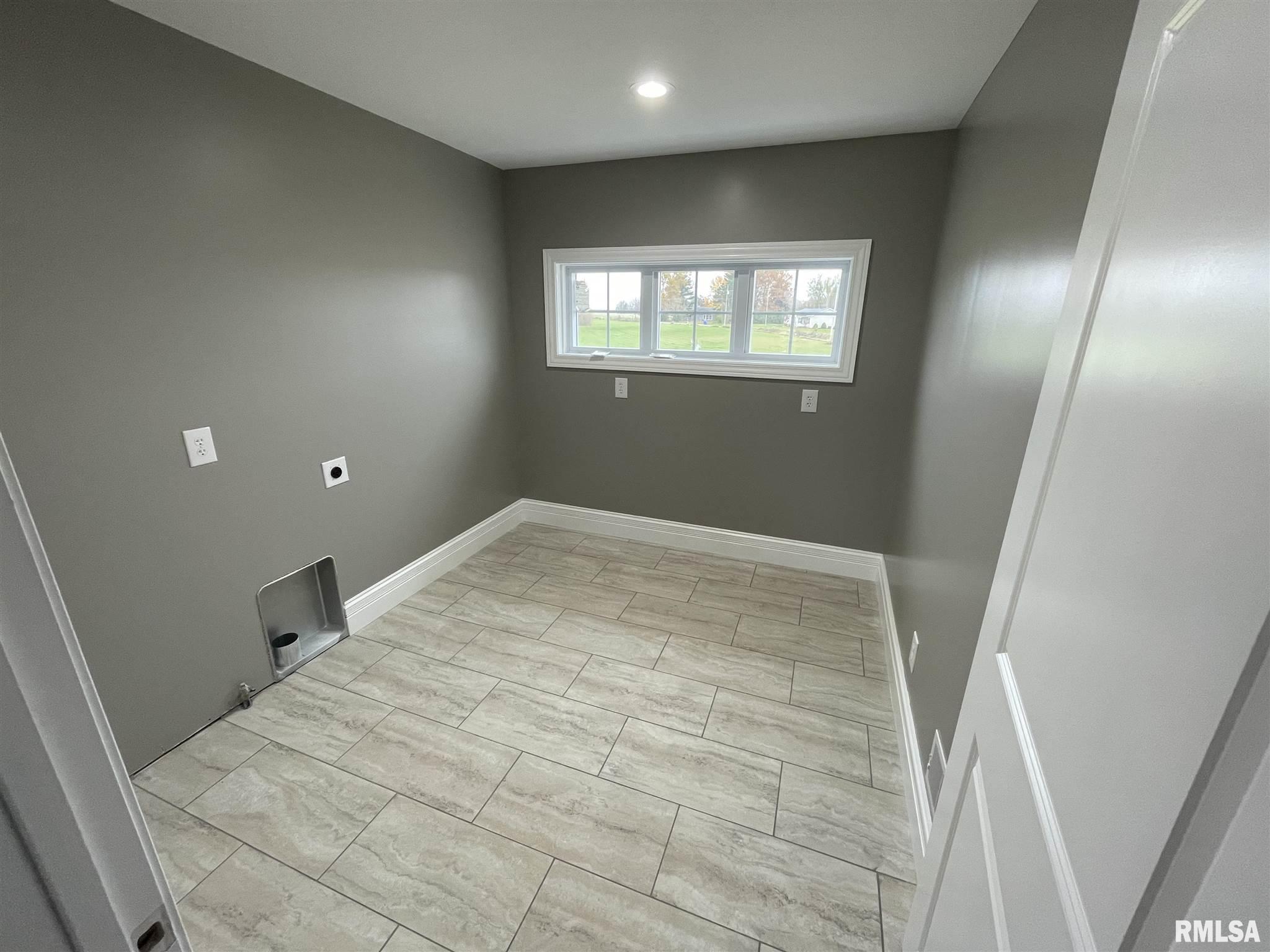 11125 Knoles Road Petersburg, IL 62675 - Photo 21 of 37 Gallery Image 21