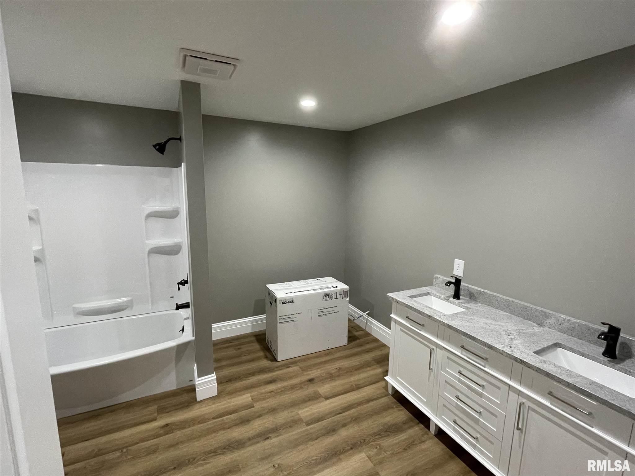 11125 Knoles Road Petersburg, IL 62675 - Photo 33 of 37 Gallery Image 33