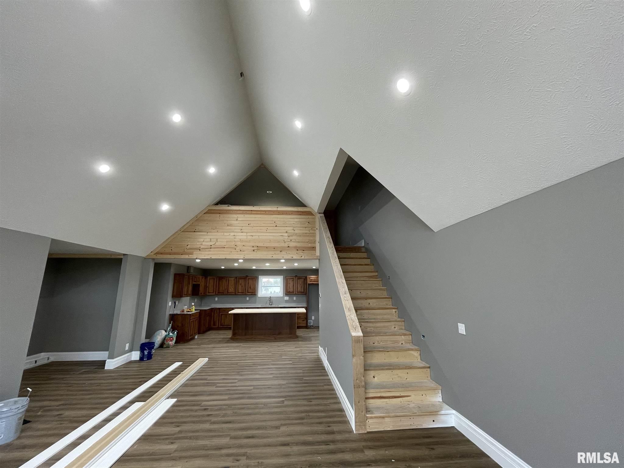 11125 Knoles Road Petersburg, IL 62675 - Photo 5 of 37 Gallery Image 5