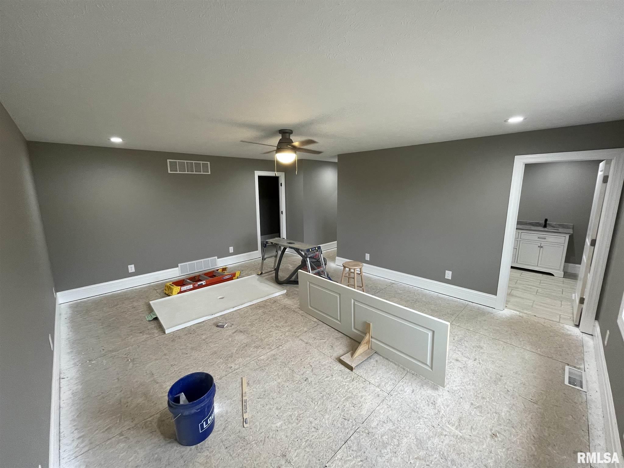 11125 Knoles Road Petersburg, IL 62675 - Photo 8 of 37 Gallery Image 8