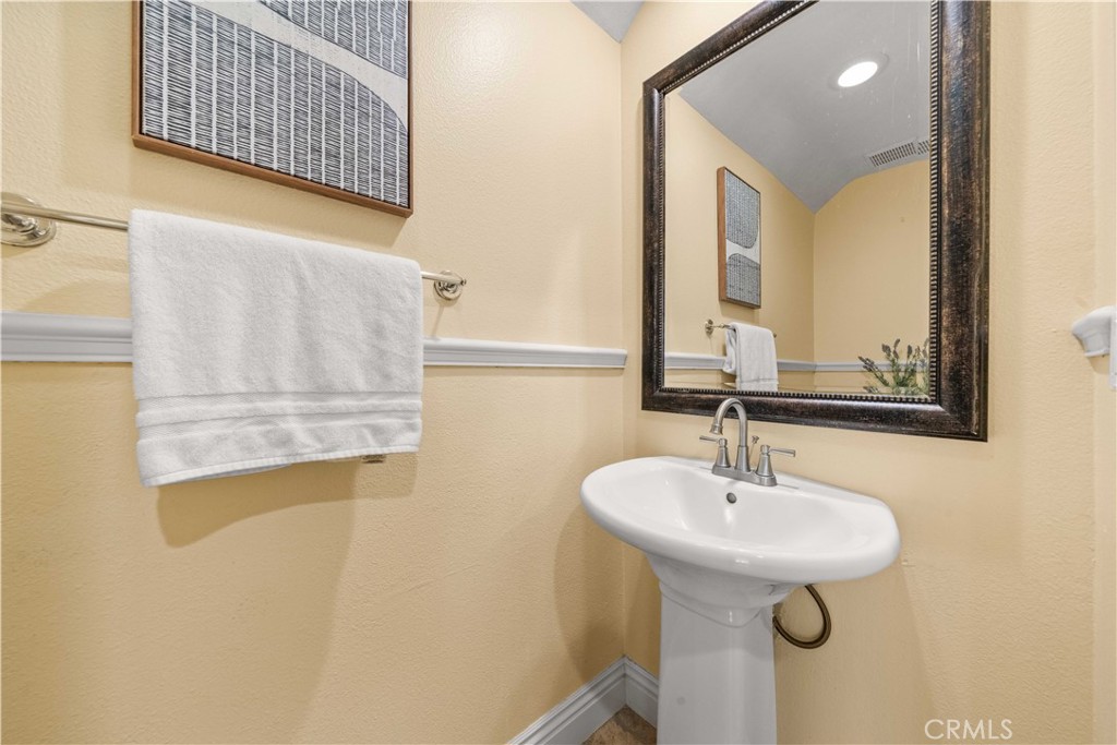 94 Mission Irvine, CA 92620 - Photo 19 of 48