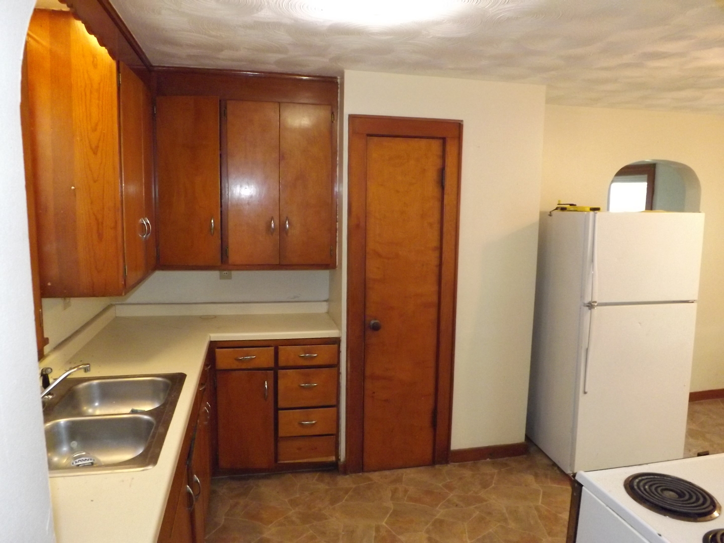 296 Timber Creek Road Dixon, IL 61021 - Photo 14 of 20 a bathroom with a sink and a mirror