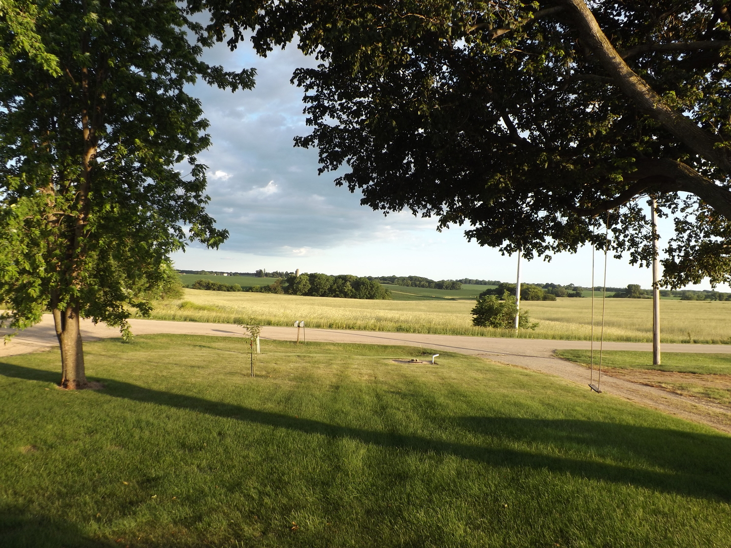 296 Timber Creek Road Dixon, IL 61021 - Photo 4 of 20 a view of an ocean from a yard
