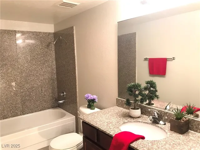 $1,150 | 5160 Indian River Drive, Unit 327, Las Vegas, NV 89103