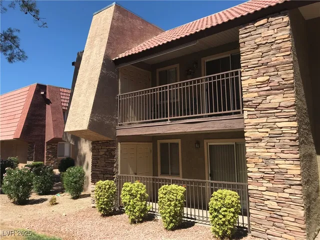 $1,150 | 5160 Indian River Drive, Unit 327, Las Vegas, NV 89103