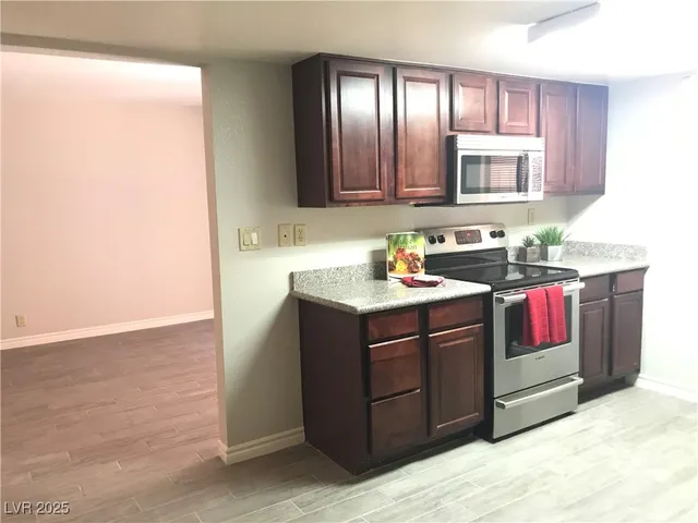 $1,150 | 5160 Indian River Drive, Unit 327, Las Vegas, NV 89103