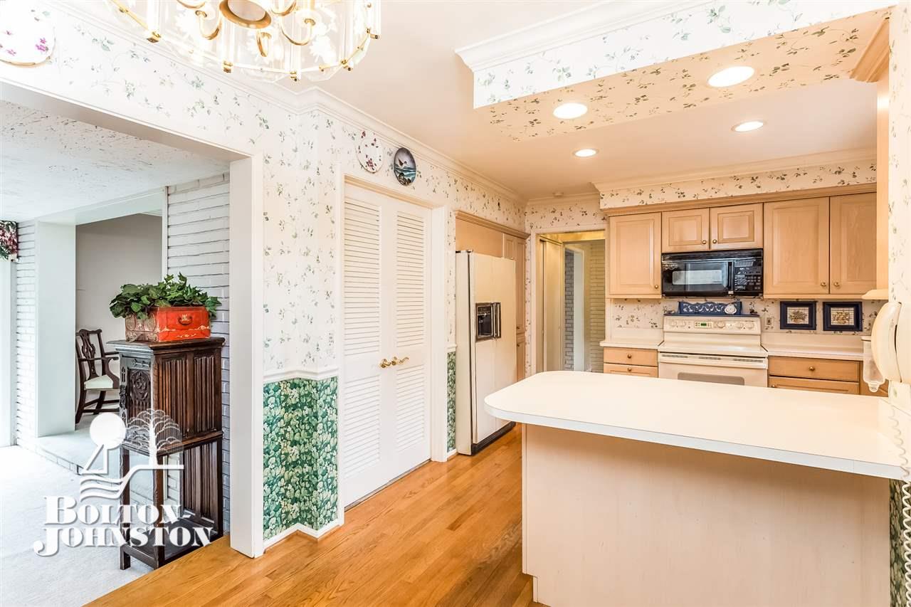411 Barclay Road Grosse Pointe, MI 48236 - Photo 13 of 46 Breakfast Nook