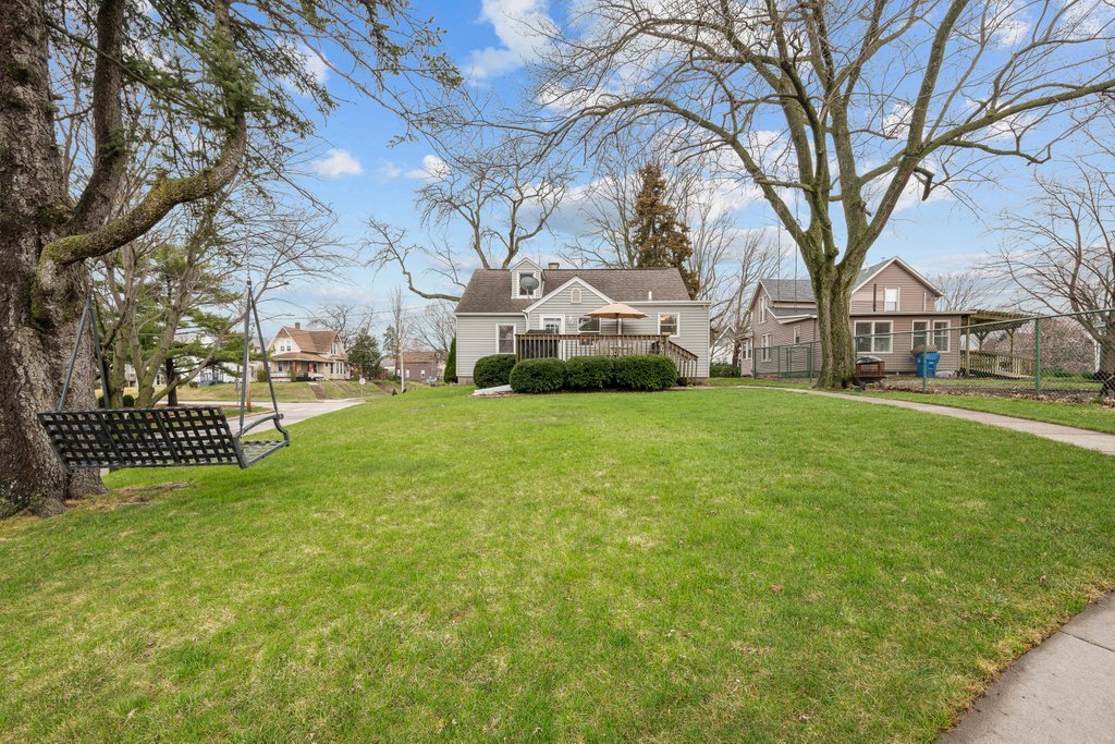 925 12th Avenue Moline, IL 61265 - Photo 35 of 36 a view of a house with a yard