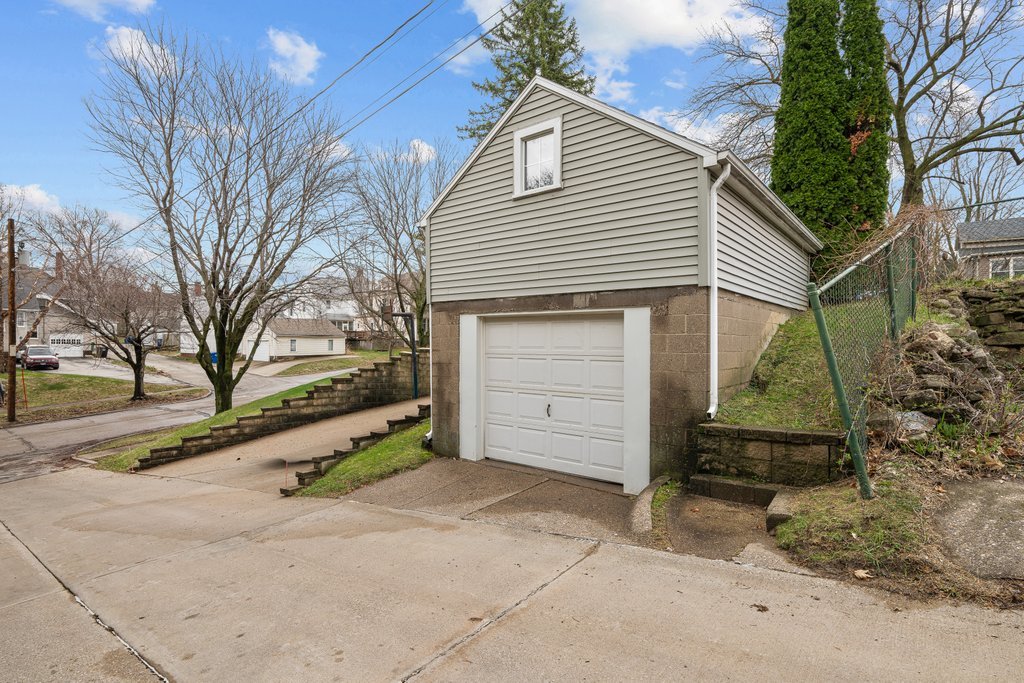925 12th Avenue Moline, IL 61265 - Photo 36 of 36 a front view of a house with a yard