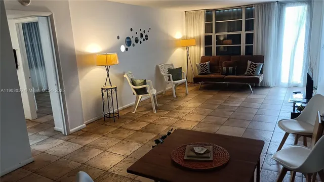 $330,000 | 245 18th Street, Unit 502, Miami Beach, FL 33139