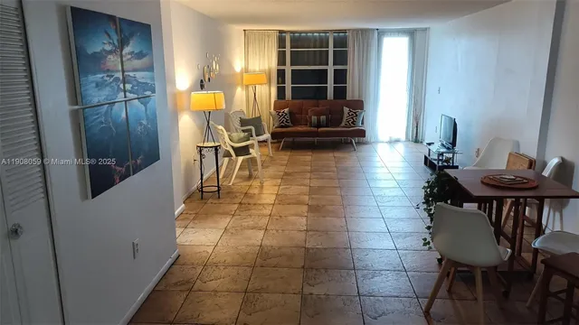 $330,000 | 245 18th Street, Unit 502, Miami Beach, FL 33139