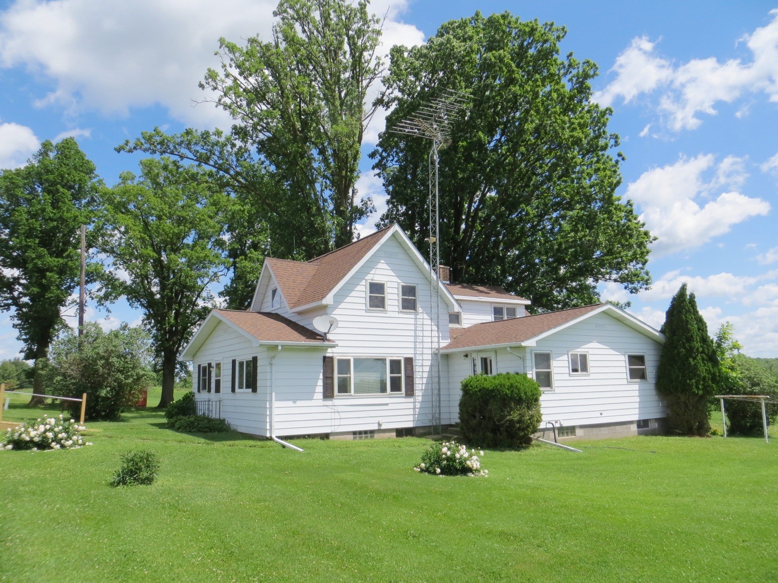 19265 350th Street Stanley, WI 54768 - Photo 2 of 34