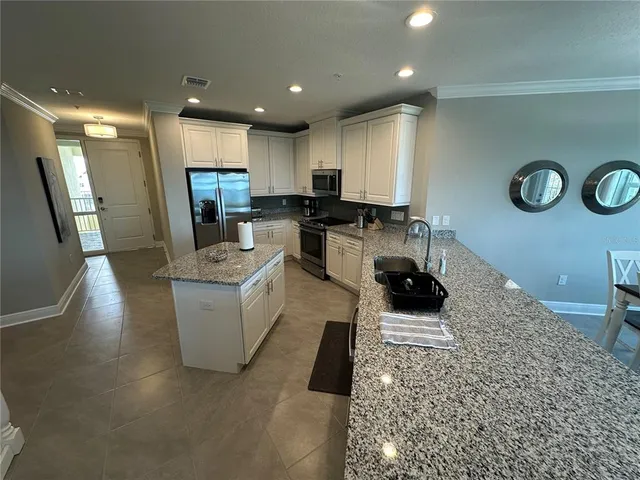 $3,500 | 7930 34th Avenue West, Unit 202, Bradenton, FL 34209