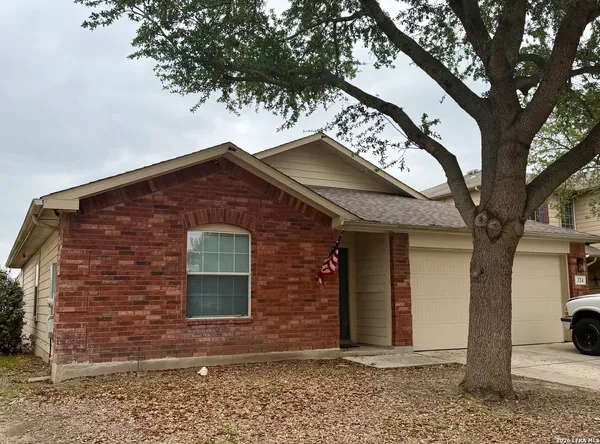 $215,000 | 324 Saddlehorn Way, Cibolo, TX 78108