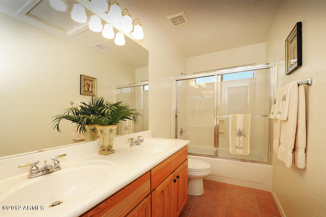 100 South Ranchos Legante Drive Gilbert, AZ 85296 - Photo 17 of 30 Guest Bathroom