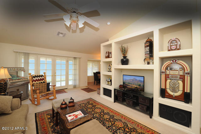 100 South Ranchos Legante Drive Gilbert, AZ 85296 - Photo 19 of 30 Family room