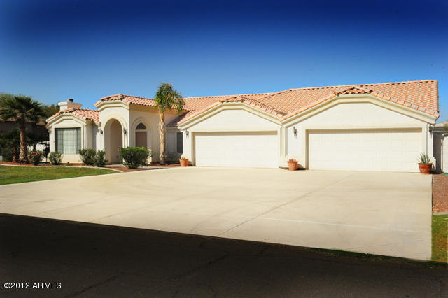 100 South Ranchos Legante Drive Gilbert, AZ 85296 - Photo 3 of 30 With 4 Car Garage
