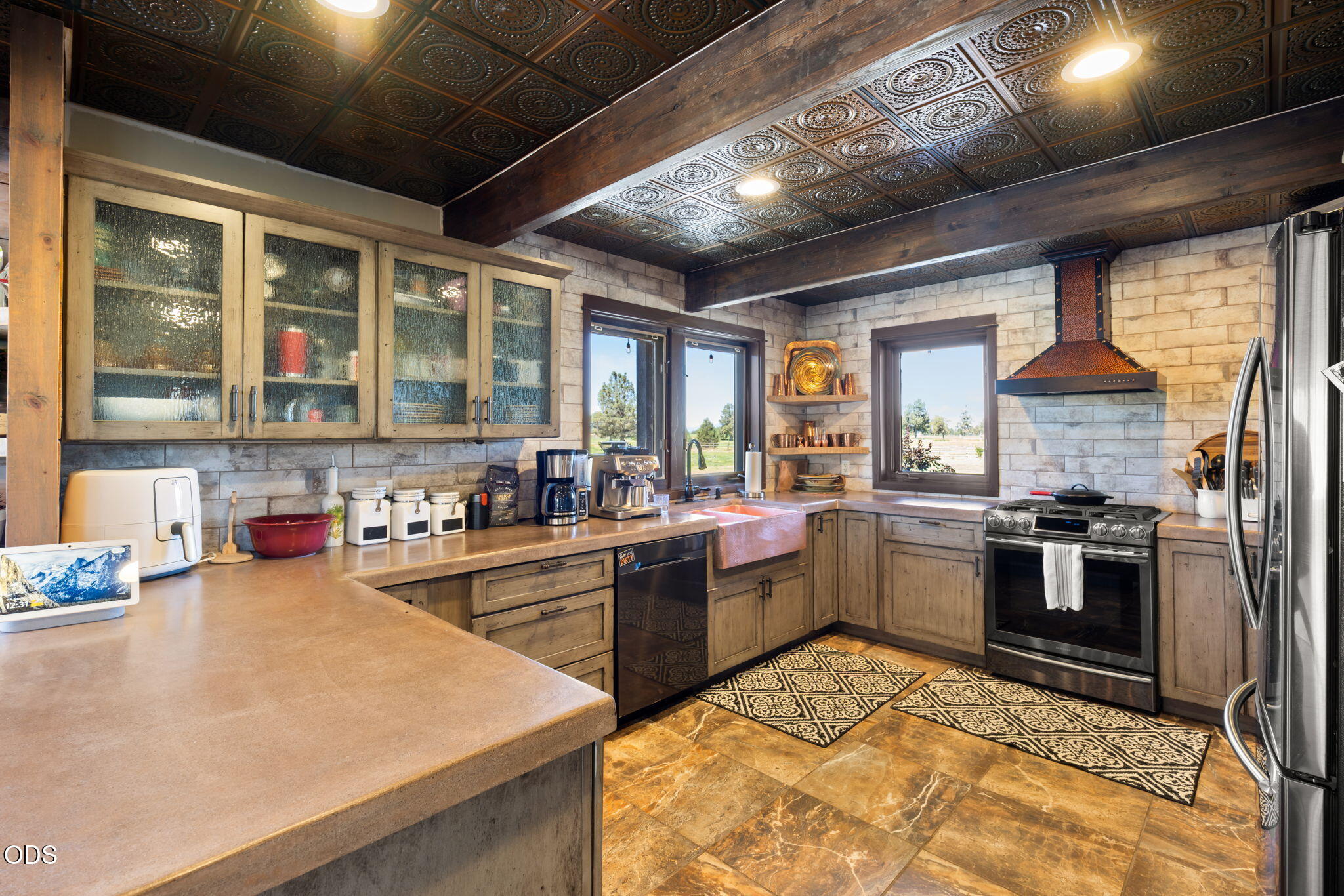 19100 Couch Market Road Bend, OR 97703 - Photo 6 of 71 Gallery Image 6