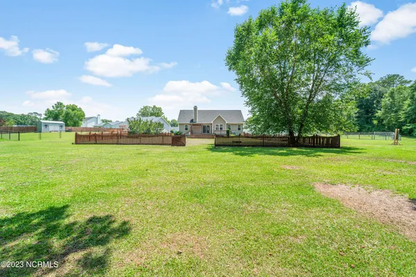 $1,795 | 103 Appleton Lane, Richlands, NC 28574