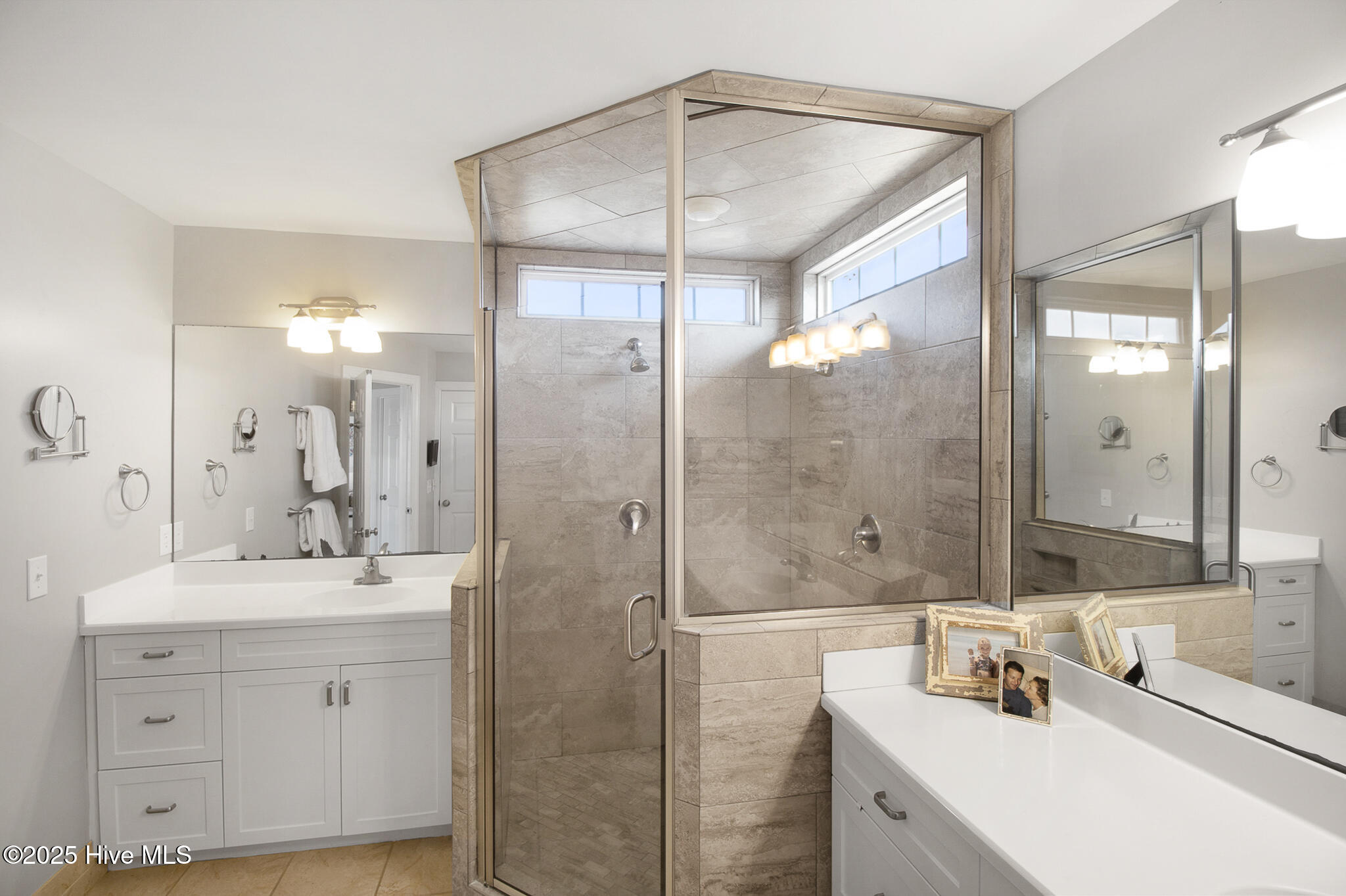 301 Old Causeway Road Atlantic Beach, NC 28512 - Photo 26 of 66 Primary ensuite