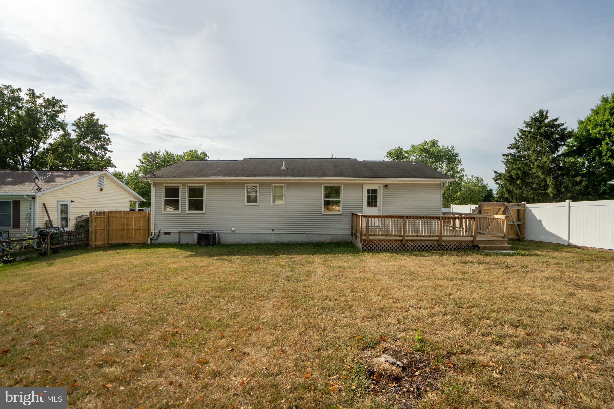 303 Hackberry Drive Stephens City, VA 22655 - Photo 6 of 23