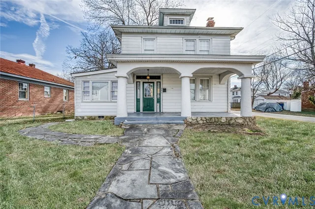 $240,000 | 201 Suffolk Avenue, Colonial Heights, VA 23834